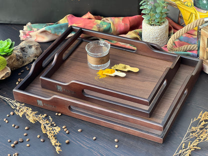 Wooden tray with nature handle
