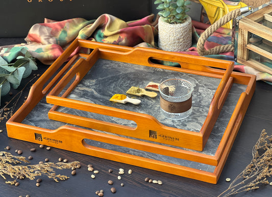 Wooden tray with nature handle