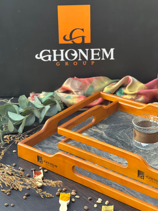 Wooden tray with nature handle